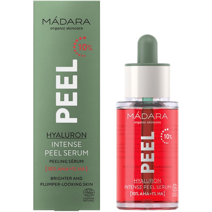 MÁDARA Peel Hyaluron Intense Peel Serum 30 ml kirkastava AHA-seerumi vihreässä rasiassa ja lasisessa pipettipullossa.