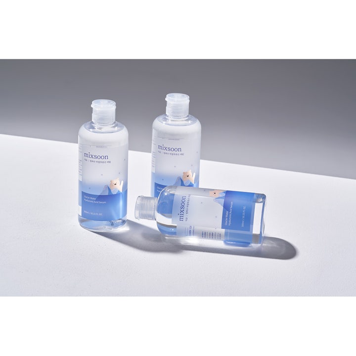 Mixsoon Glacier Water Hyaluronic Acid Serum 300 ml kosteuttava seerumi kolmessa kirkkaassa muovipullossa