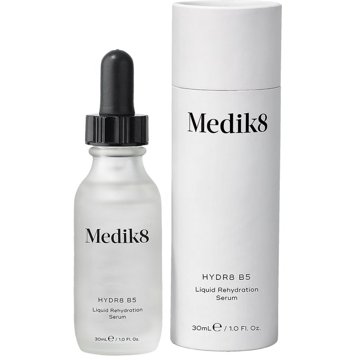 Medik8 Hydr8 B5 Serum 30 ml kosteuttava seerumi antaa syvää kosteutta huurteisessa lasipullossa ja valkoisessa pakkauksessa