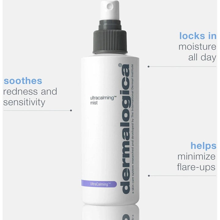 Dermalogica UltraCalming Mist rauhoittava kasvosuihke valkoisessa pumppupullossa joka lievittää punoitusta.
