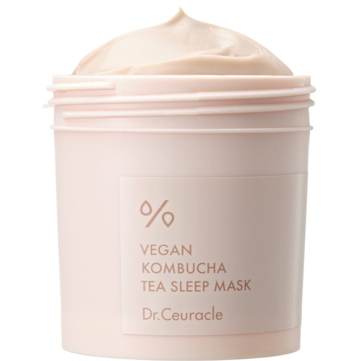 Dr. Ceuracle Vegan Kombucha Tea Sleep Mask 70ml kosteuttava yönaamio vaaleanpunaisessa purkissa jossa näkyy kermainen voide