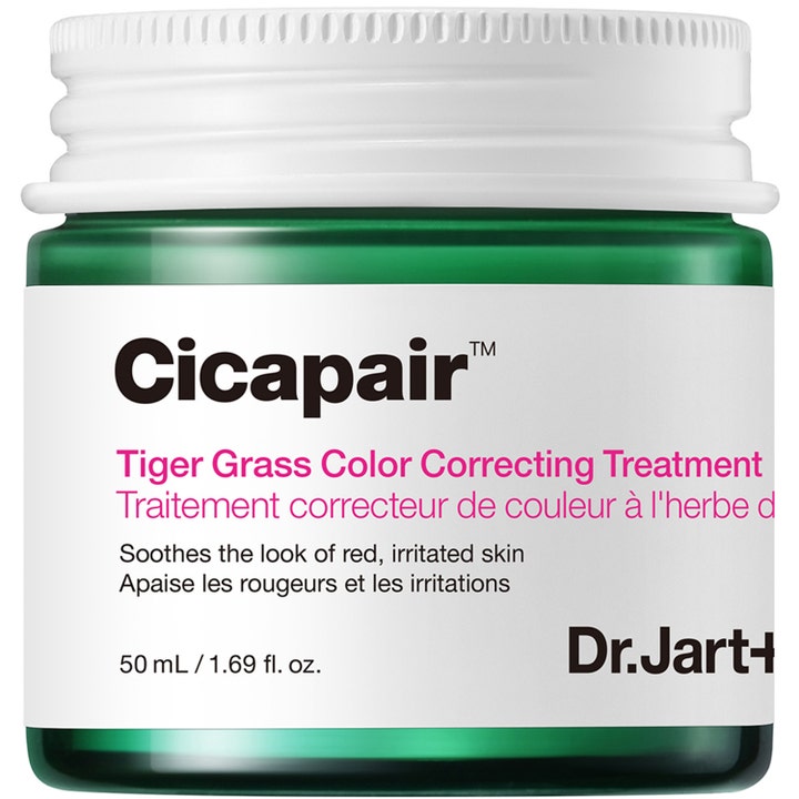 Dr.Jart+ Cicapair Tiger Grass Color Correcting Treatment 50 ml rauhoittaa punoitusta vihreässä lasipurkissa.