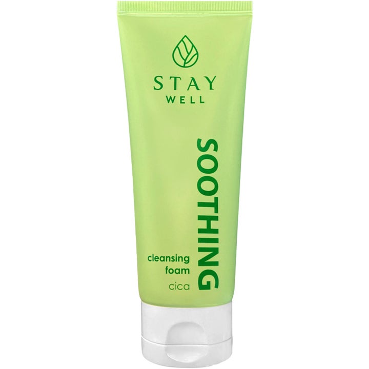 Stay Well Soothing Cleansing Foam Cica rauhoittava puhdistusvaahto vaaleanvihreässä tuubissa, jossa on valkoinen korkki.
