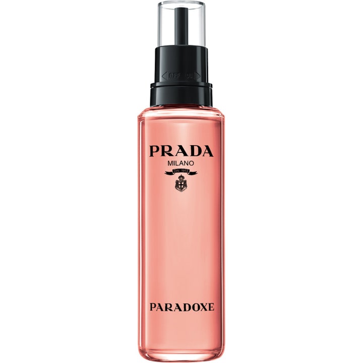 Prada Paradoxe EdP 100 ml täyttöpakkaus naisten tuoksu kampanjakuvassa Zendaya ja ikoniset kolmiopullot