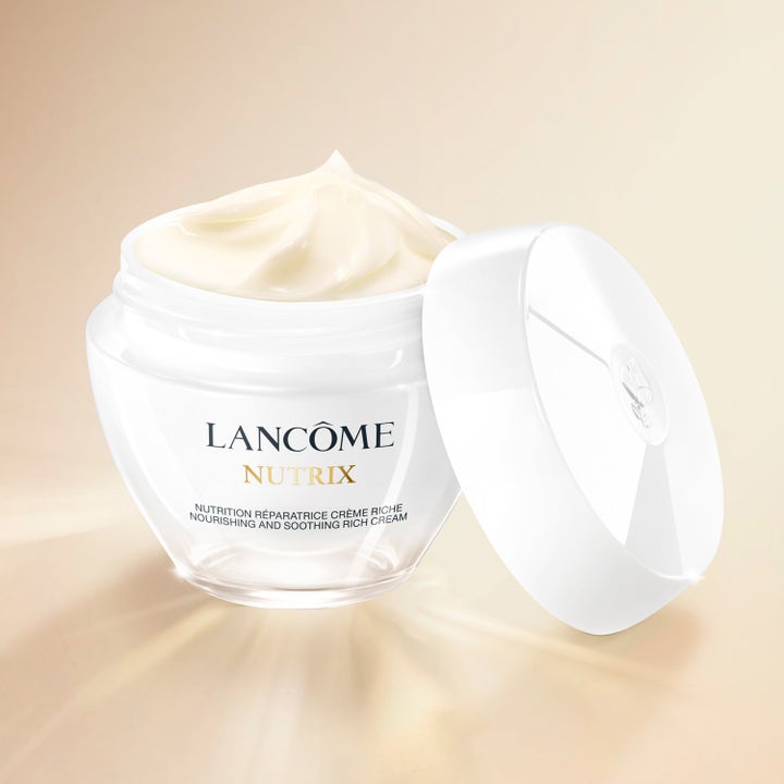 Lancôme Nutrix Visage 50 ml ravitseva kasvovoide valkoisessa lasipurkissa, jossa on täyteläinen koostumus.