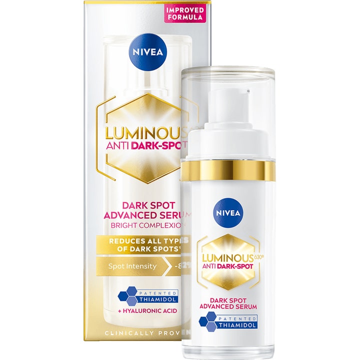 Nivea Luminous 630 Advanced Serum kirkastava kasvoseerumi pigmenttiläiskiä vastaan valkoisessa kultaisessa pumppupullossa