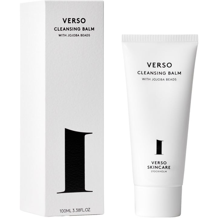 Verso Cleansing Balm With Jojoba Beads 100 ml puhdistusvoide valkoisessa tuubissa ja pahvipakkauksessa