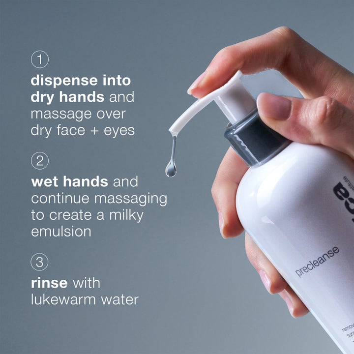 Dermalogica PreCleanse 295 ml puhdistusöljy ja käyttöohjeet valkoisessa pumppupullossa.