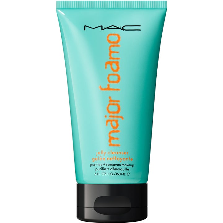 MAC Major Foamo Jelly Cleanser 150 ml puhdistusgeeli puhdistaa ja poistaa meikin turkoosissa tuubissa mustalla korkilla.