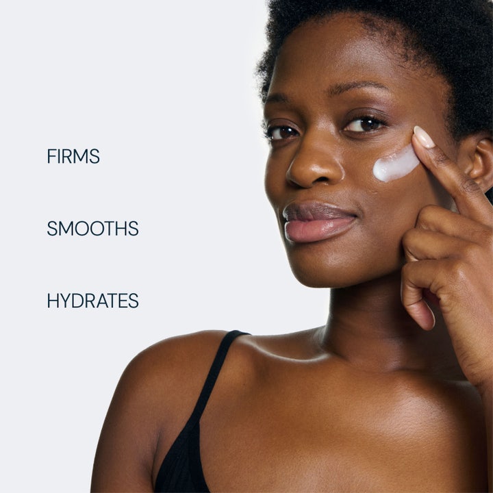 Elemis Pro-Collagen Marine Cream SPF30 50 ml kiinteyttävä päivävoide avatussa purkissa leväainesosien kera.