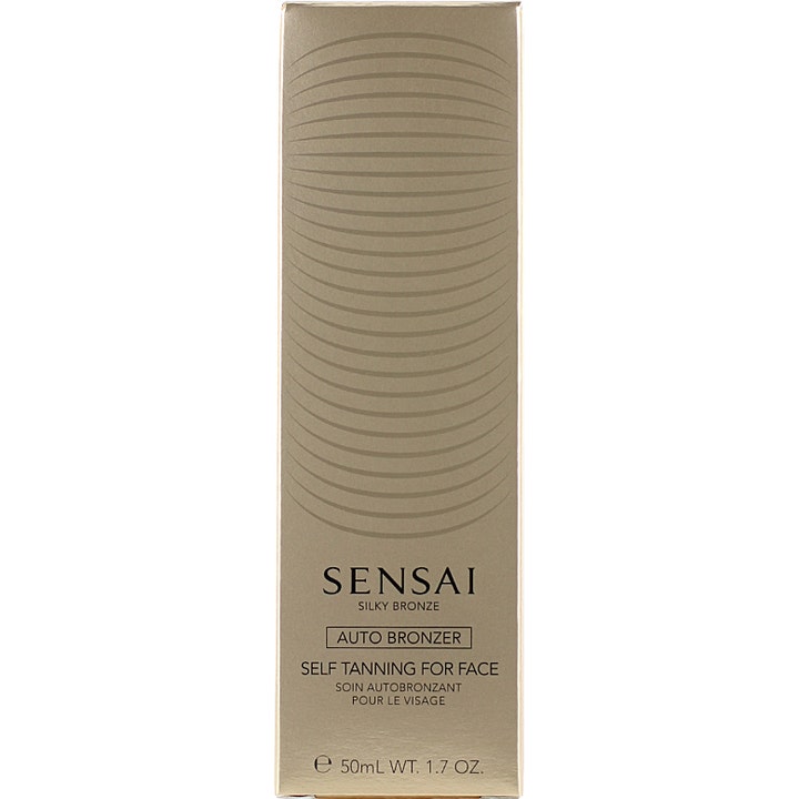 Sensai Silky Bronze Self Tanning For Face 50 ml itseruskettava kasvovoide kullanhohtoisessa aaltokuvioisessa pakkauksessa.