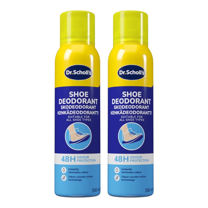 Dr. Scholl's Kenkädeodorantti 150 ml poistaa epämiellyttäviä hajuja kaksi keltaista spraypulloa keltaisilla korkeilla.