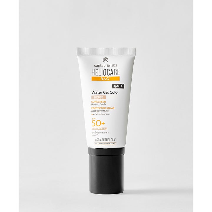 Heliocare 360° Water Gel Color Beige 50 ml kosteuttava sävyttävä aurinkovoide SPF 50+ valkoisessa mustakorkkisessa tuubissa