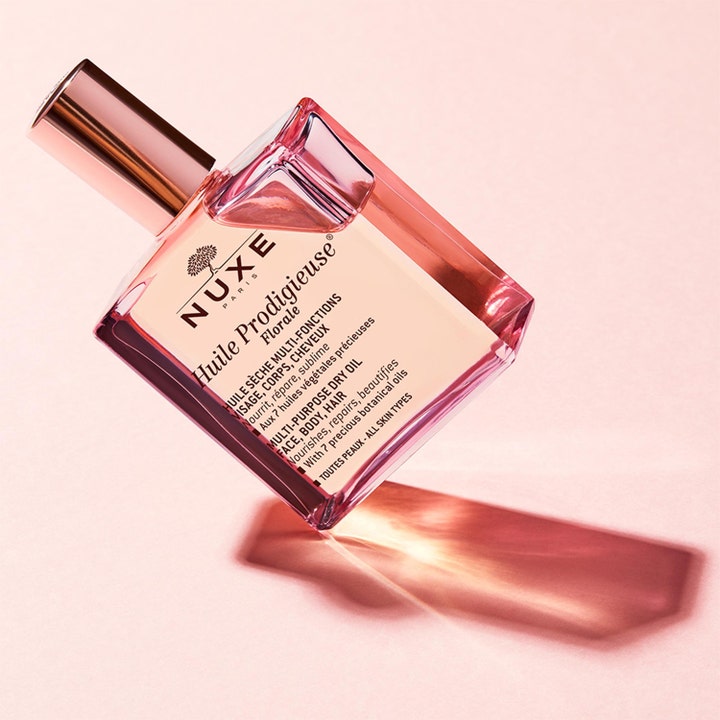Nuxe Huile Prodigieuse Florale 50 ml monitoimiöljy vaaleanpunaisessa lasipullossa ruusukultaisella korkilla