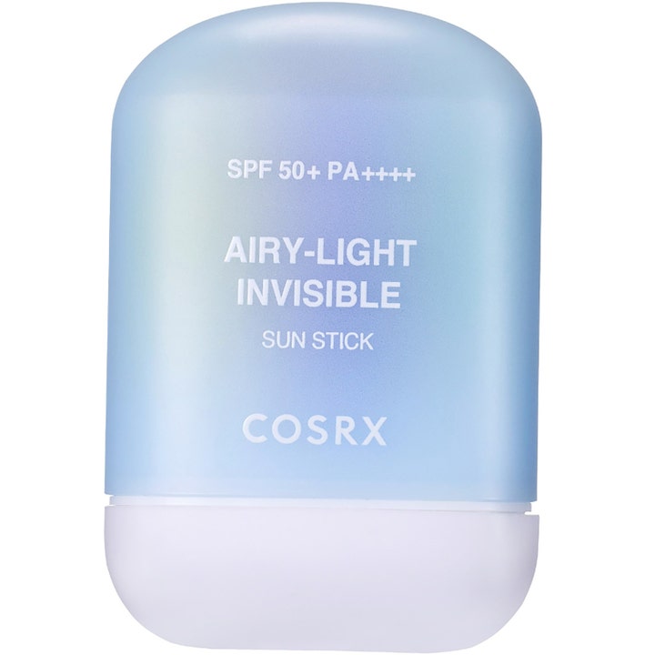 COSRX Airy-Light Invisible Sun Stick aurinkosuojapuikko SPF 50+ antaa näkymättömän suojan vaaleansinisessä pakkauksessa.