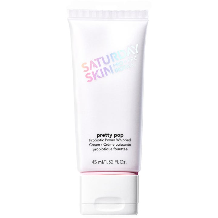 Saturday Skin Pretty Pop Probiotic Power Whipped Cream 45 ml probioottinen voide valkoisessa tuubissa holografisella logolla