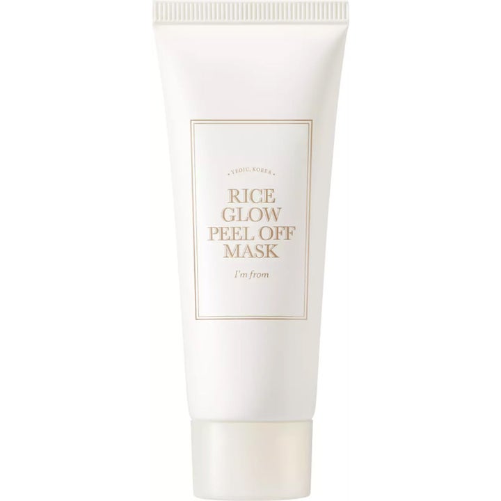 I'm from Rice Glow Peel Off Mask heleyttä antava kasvonaamio valkoisessa tuubissa jossa on kultaisia yksityiskohtia