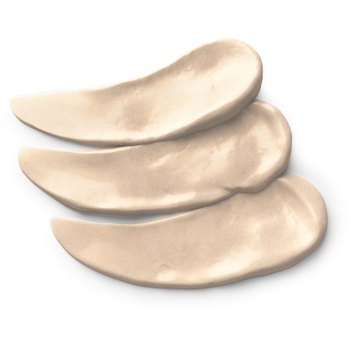 Löwengrip Instant Glow Triple Peel Mask 60 ml kasvonaamio, jossa on kermainen ja heleyttävä vaalea koostumus.