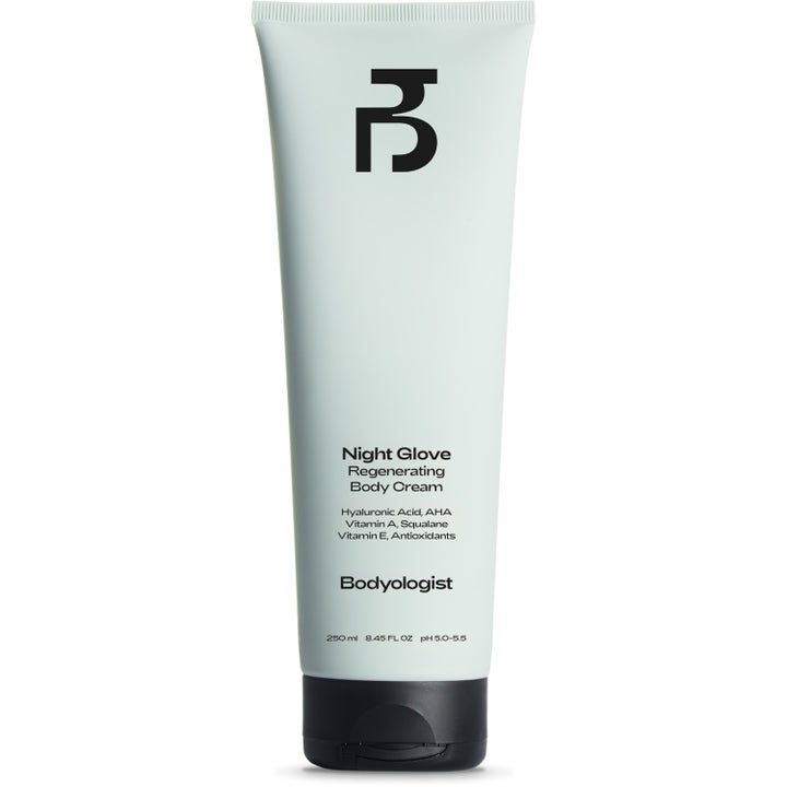 Bodyologist Night Glove Regenerating Body Cream 250 ml uudistava vartalovoide vaaleanvihreässä tuubissa mustalla korkilla