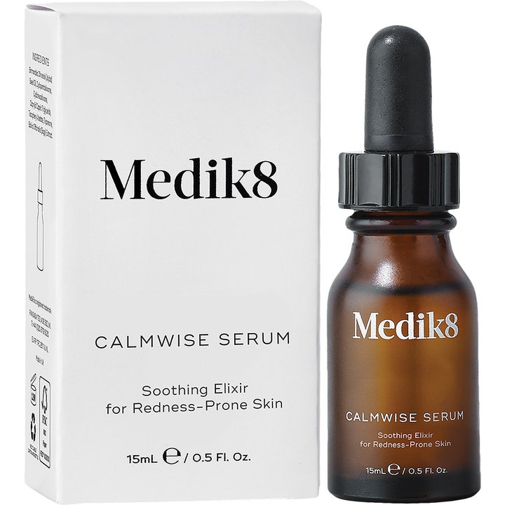 Medik8 Calmwise Serum 15 ml rauhoittava seerumi punoitukseen ruskeassa lasipullossa ja valkoisessa kotelossa