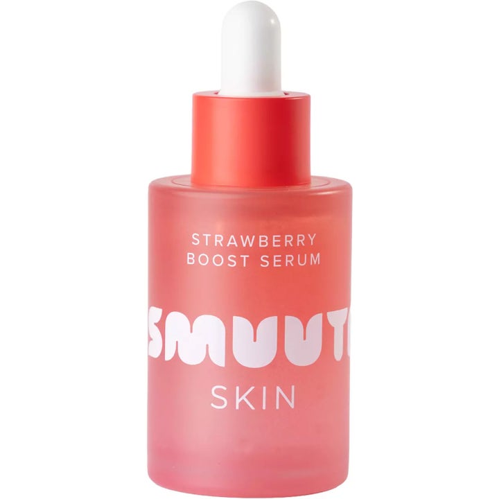 Smuuti Skin Strawberry Boost Serum 30 ml kirkastava kasvoseerumi punaisessa pipettipullossa