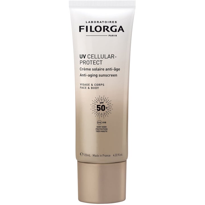 Filorga UV Cellular-Protect 125 ml ikääntymistä ehkäisevä aurinkovoide tyylikkäässä kultaisessa tuubissa.