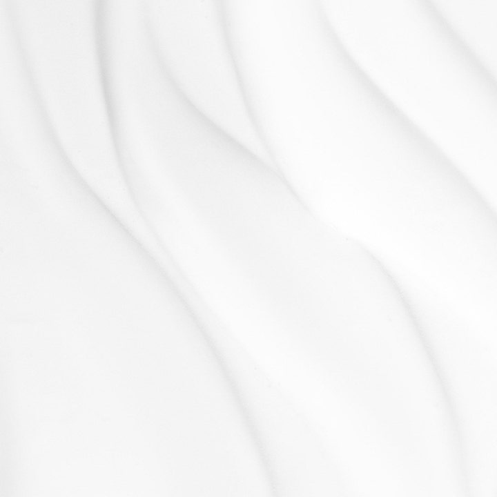 Dermalogica Intensive Moisture Cleanser 295 ml syväkosteuttava puhdistustuote, jossa on kermainen valkoinen koostumus