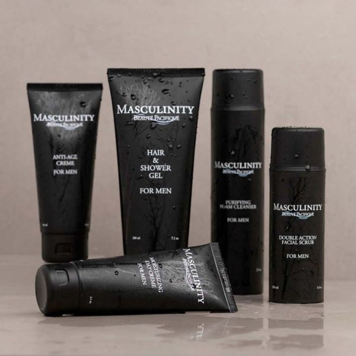 Beauté Pacifique Purifying Foam Cleanser 150 ml miehille on musta puhdistusvaahto osana Masculinity-tuotesarjaa.