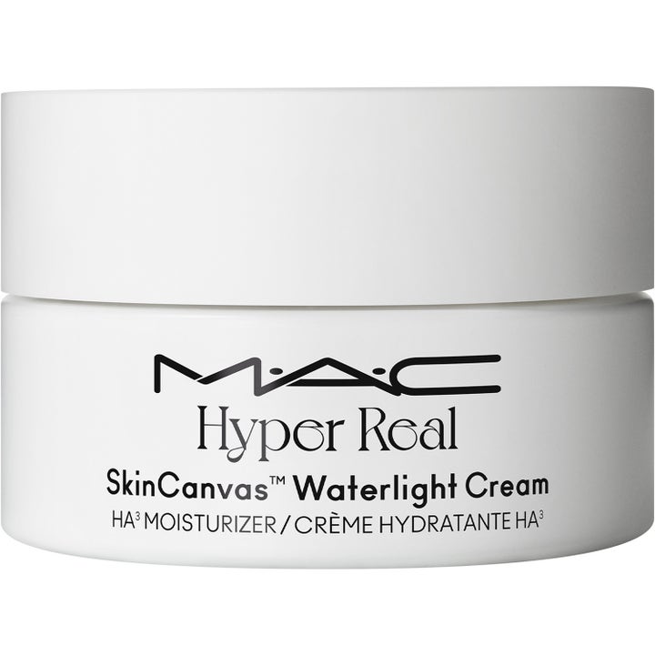 MAC Hyper Real SkinCanvas Waterlight Cream kosteusvoide syväkosteuttaa ihoa ja on pakattu valkoiseen purkkiin.