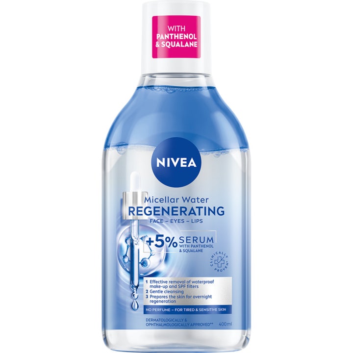 Nivea Micellar Water Regenerating 400ml uudistava misellivesi kirkkaassa pullossa jossa on vaaleanpunainen etiketti.