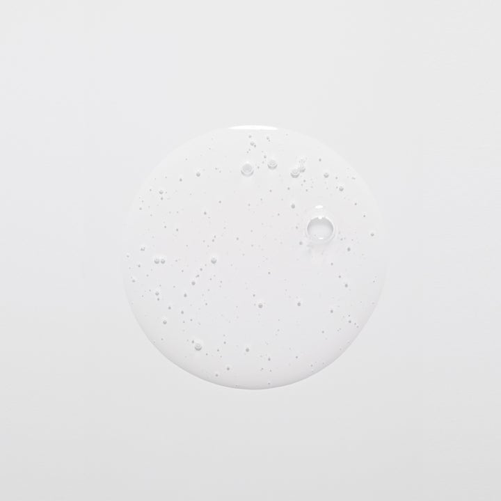 Jorgobé BHA Exfoliator 150 ml kuoriva seerumi kirkas nestemäinen koostumus sisältää pieniä ilmakuplia.