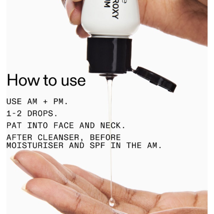 The INKEY List Beta Hydroxy Acid Serum 30 ml kasvoseerumi jota annostellaan kirkkaana tippana kämmenelle käyttöohjeiden kera