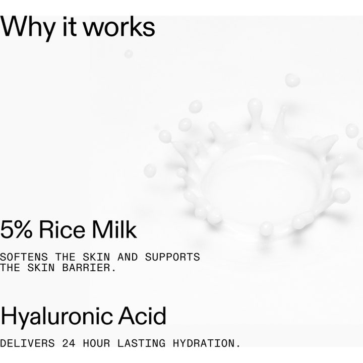 The INKEY List Hydrating Cream to Milk Cleanser 180 ml kosteuttava puhdistustuote valkoinen kermainen koostumus kämmenellä