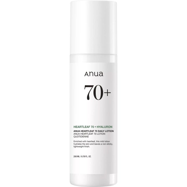 Anua Heartleaf 70 Daily Lotion 200 ml kosteuttava emulsiovoide rauhoittaa ihoa valkoisessa pumppupullossa.