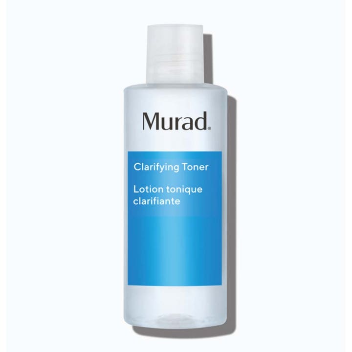 Murad Clarifying Toner 180 ml puhdistava kasvovesi, joka kirkastaa ihoa, kirkkaassa pullossa sinisellä etiketillä.