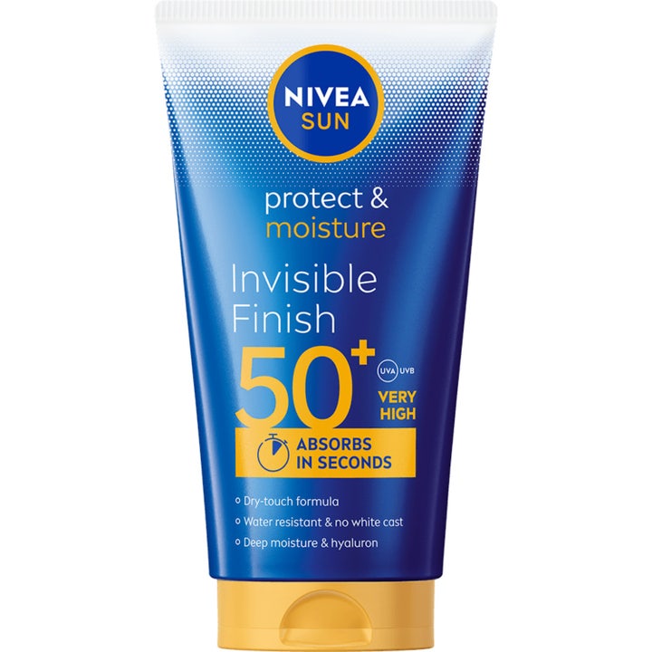 Nivea Sun Protect & Moisture Invisible Finish SPF 50+ aurinkosuojavoide sinisessä tuubissa keltaisella korkilla.
