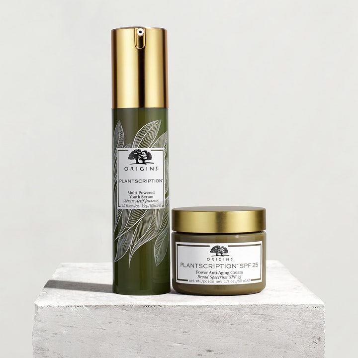 Origins Plantscription Multi-Powered Youth Serum 50 ml silottava anti-age-seerumi ja SPF 25 -voide kultaisilla korkeilla.