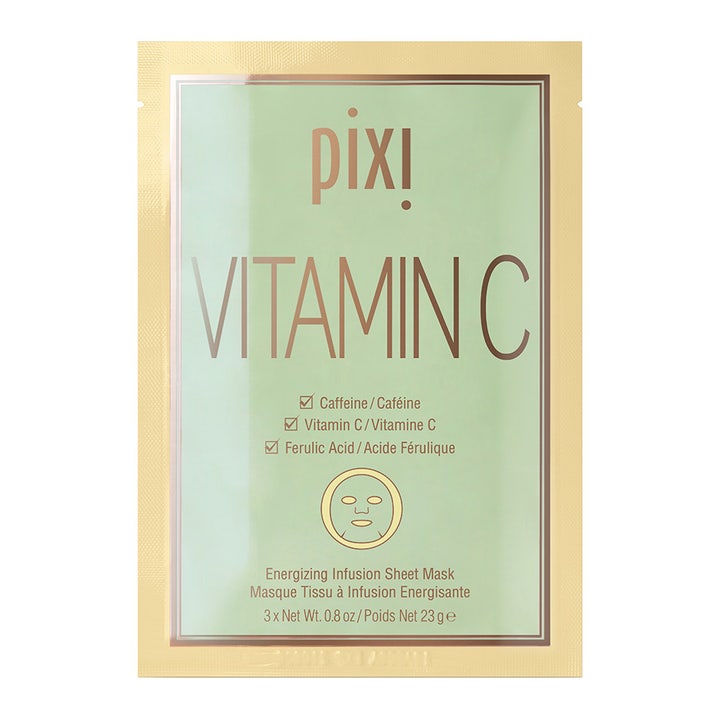 Pixi Vitamin C Energizing Infusion Sheet Mask 3 kpl kirkastava kangasnaamio keltaisessa pakkauksessa.