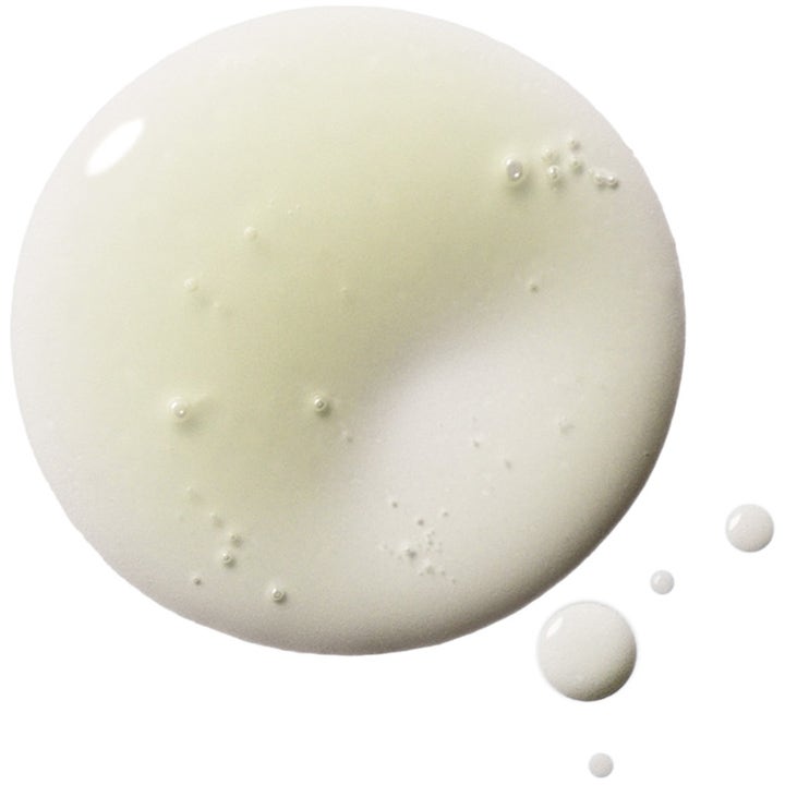 Verso N°6 Clarifying Gel 30 ml kirkastava puhdistusgeeli, jossa on vaaleankeltainen kupliva koostumus