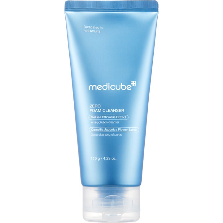 Medicube Zero Foam Cleanser 120 g syväpuhdistava kasvojenpuhdistusaine vaaleansinisessä tuubissa.