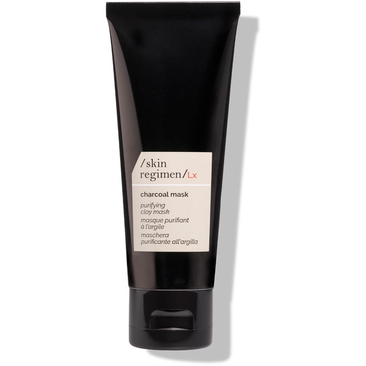 /skin regimen/Lx Charcoal Mask syväpuhdistava savinaamio kiiltävässä mustassa tuubissa jossa on vaalea pelkistetty etiketti