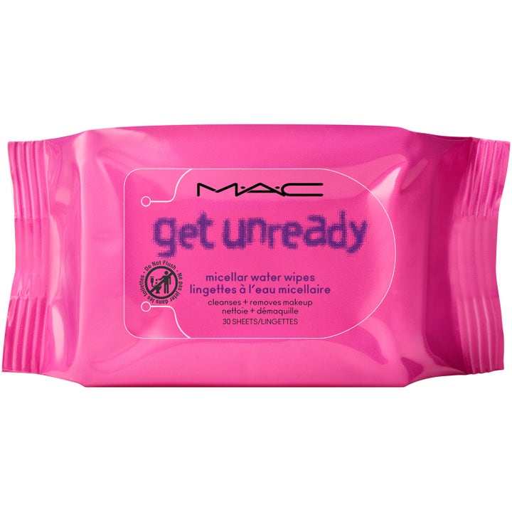 MAC Get Unready Micellar Water Wipes 30 kpl puhdistavat ja poistavat meikkiä kirkkaan vaaleanpunaisessa pakkauksessa.