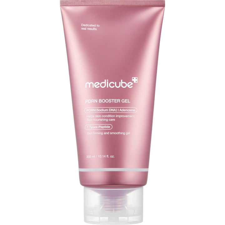 Medicube PDRN Booster Gel 300 ml kiinteyttävä hoitogeeli vaaleanpunaisessa metallinhohtoisessa tuubissa.