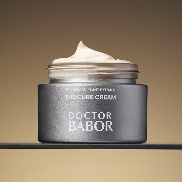 Babor DOC The Cure Cream 50 ml uudistava kasvovoide, jonka täyteläinen koostumus sisältää pantenolia.