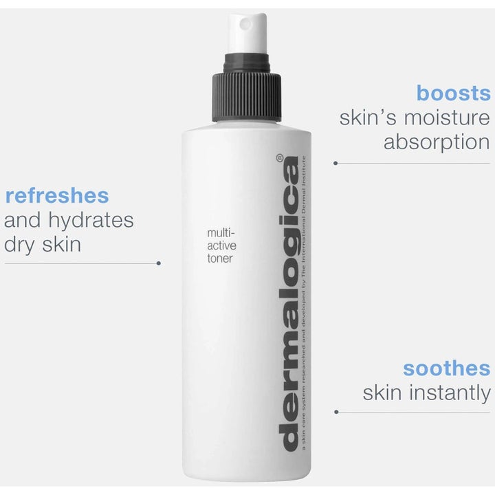 Dermalogica Multi-Active Toner Duo virkistävä kasvovesi valkoisessa spraypullossa joka kosteuttaa kuivaa ihoa.