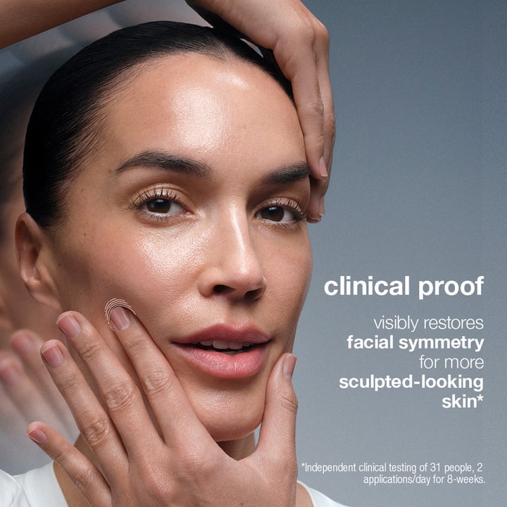 Dermalogica Neurotouch Symmetry Serum 30 ml kiinteyttävä kasvoseerumi kuvassa nainen ja teksti symmetrian palauttamisesta.