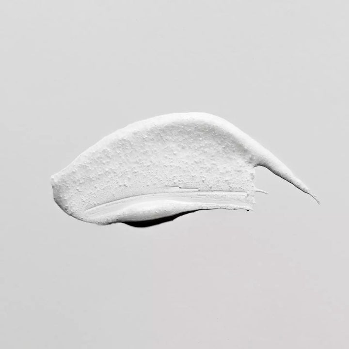 Verso N°10 Body Peel 150 ml kuoriva vartalokuorinta kirkastaa ihoa valkoisella rakeisella koostumuksella