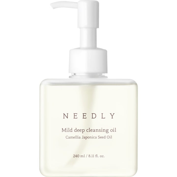 Needly Mild deep cleansing oil 240 ml puhdistusöljy on kirkkaassa pumppupullossa oleva mieto syväpuhdistaja.