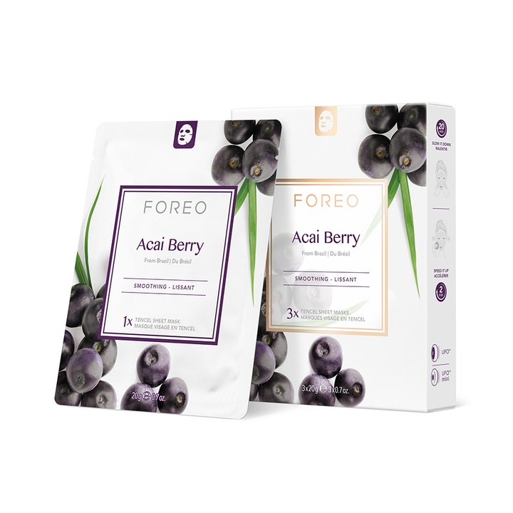 FOREO Acai Berry 3x20g silottava kangasnaamio valkoisessa pakkauksessa ja pussissa joissa on tummia acai-marjoja