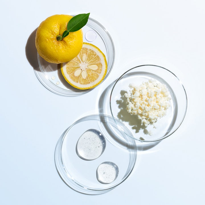 Shiseido Defend Eudermine Activating Essence 150 ml kosteuttava hoitoneste yuzu-uutteella ja kirkkailla pisaroilla